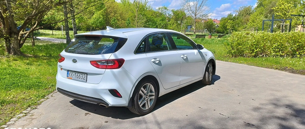 Kia Ceed cena 57000 przebieg: 150000, rok produkcji 2019 z Kraków małe 301
